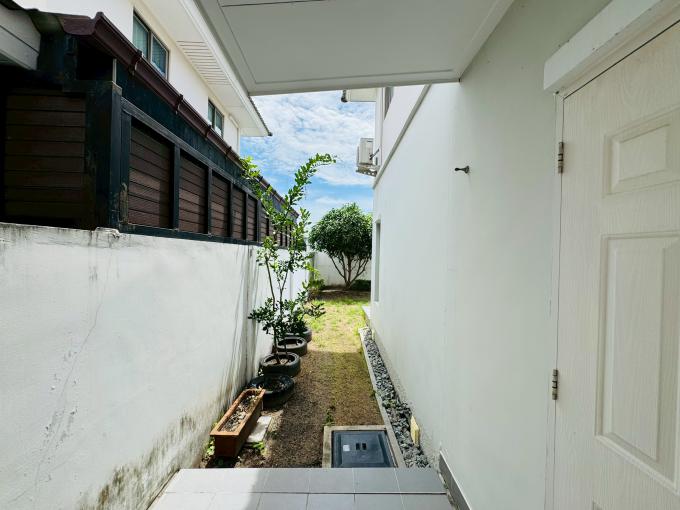 ขายบ้าน บ้านแฝด 2 ชั้น หมู่บ้านไลฟ์ซิตี้โฮม 2 สุขุมวิท-อ่างศิลา  PEH  ภาพที่ 10