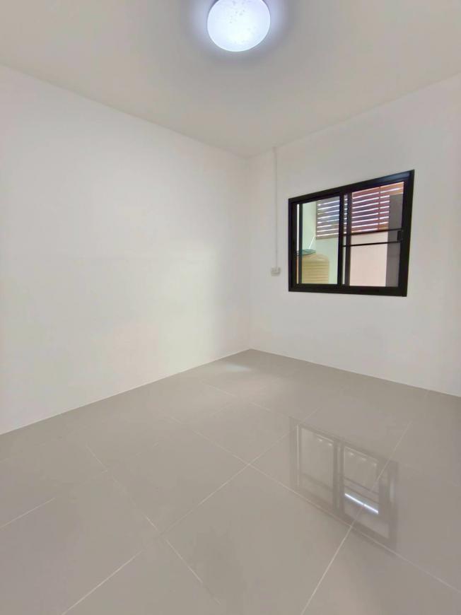 ขายบ้าน (ในหมู่บ้านสมศรี)  ภาพที่ 9