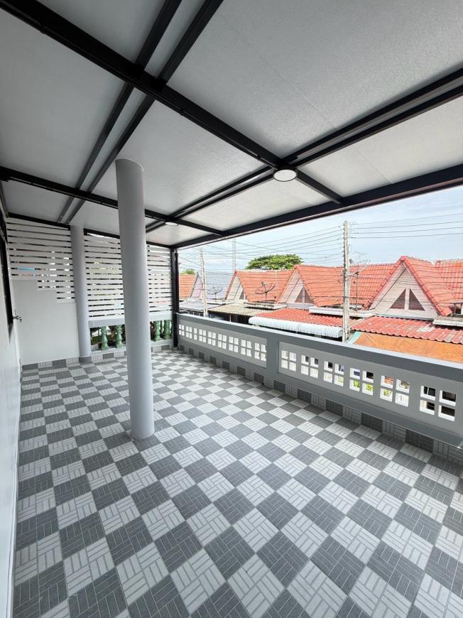 หมู่บ้านอีสเทิร์นแลนด์นาป่า ภาพที่ 9